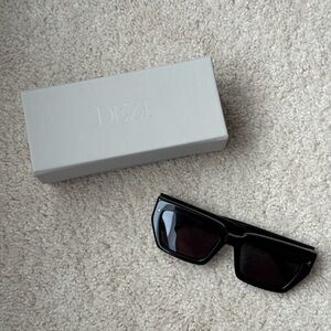 Dezi Black “Switch” Sunglasses